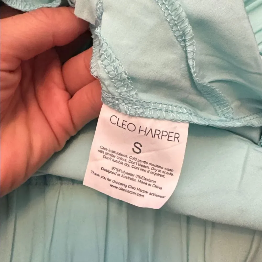 Cleo Harper The Strategy Lightweight 1/4 Zip Jacket in Light Blue Small - Picture 4 of 6